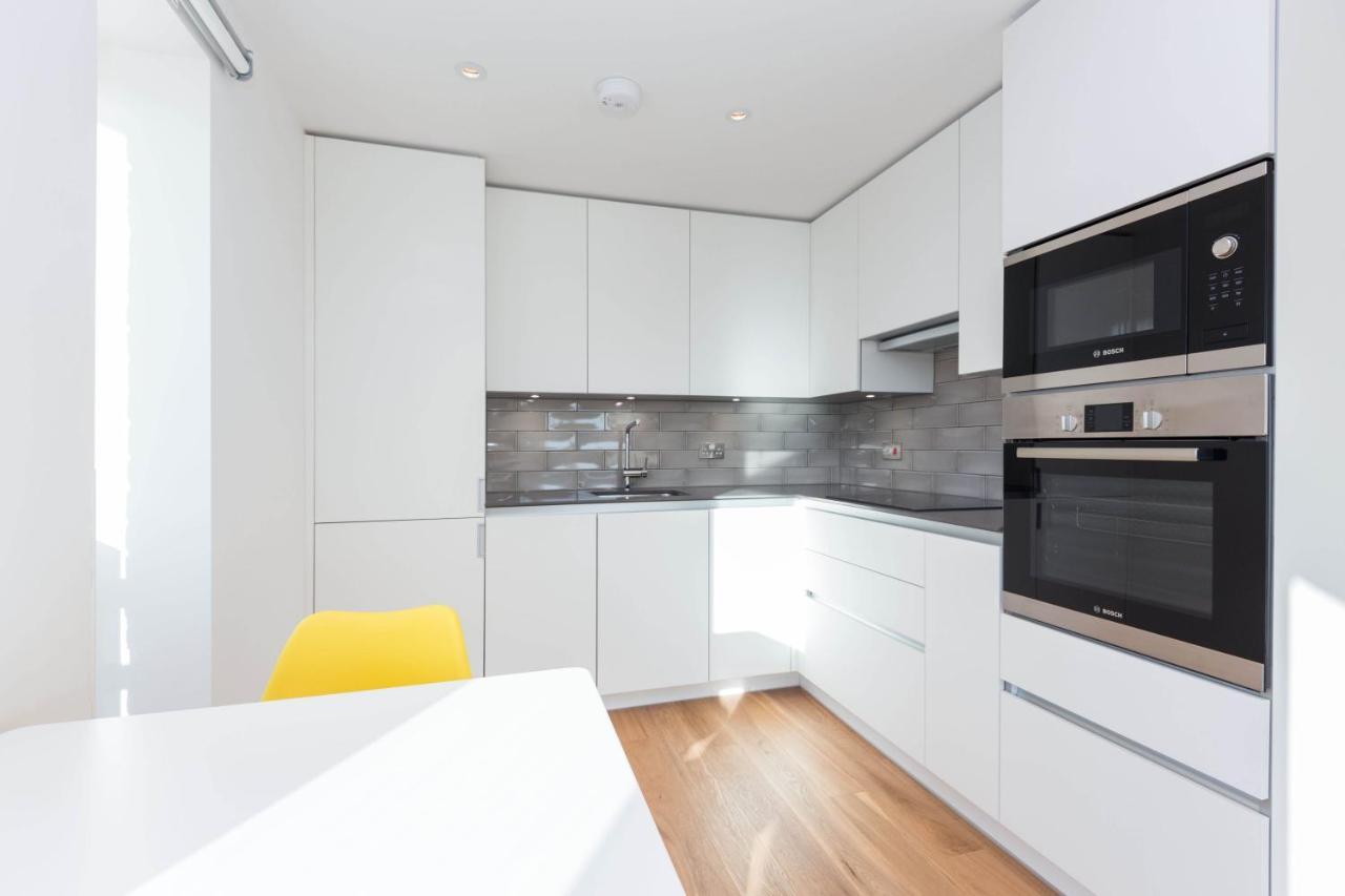 Spacious & Modern 1 Bedroom Close To Station In E16 Лондон Екстер'єр фото