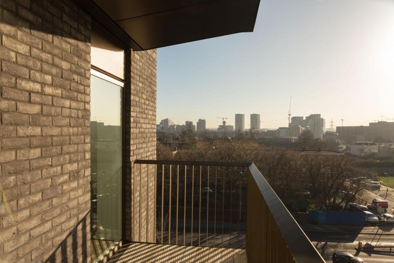 Spacious & Modern 1 Bedroom Close To Station In E16 Лондон Екстер'єр фото